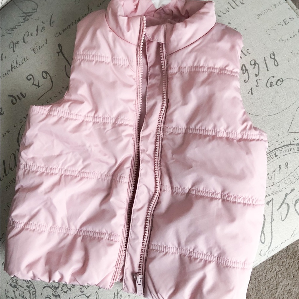Girls 4T puffer vest Baby Gap, light pink w/hearts